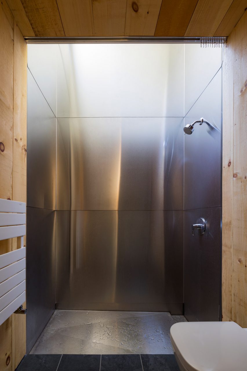 Cabin on a Rock by I-Kanda Architects