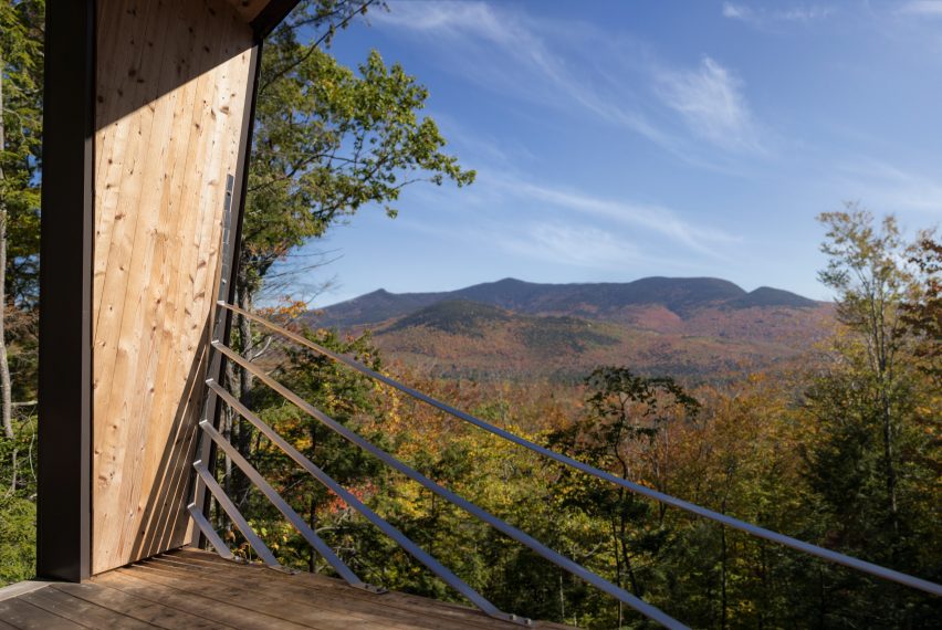 Cabin on a Rock by I-Kanda Architects