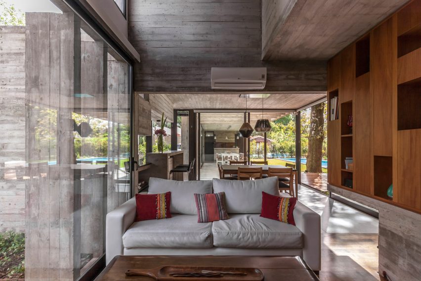Casa Aranzazu by Besonías Almeida arquitectos