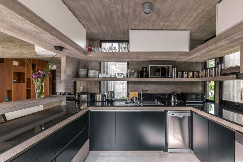 Casa Aranzazu by Besonías Almeida arquitectos