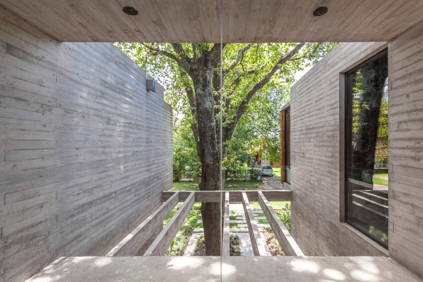 Casa Aranzazu by Besonías Almeida arquitectos