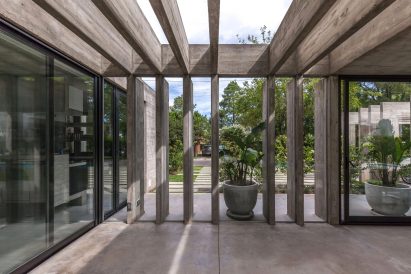 Casa Aranzazu by Besonías Almeida arquitectos