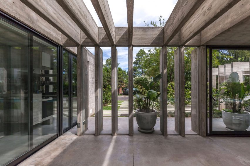 Casa Aranzazu by Besonías Almeida arquitectos