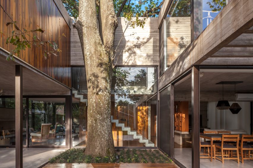 Casa Aranzazu by Besonías Almeida arquitectos
