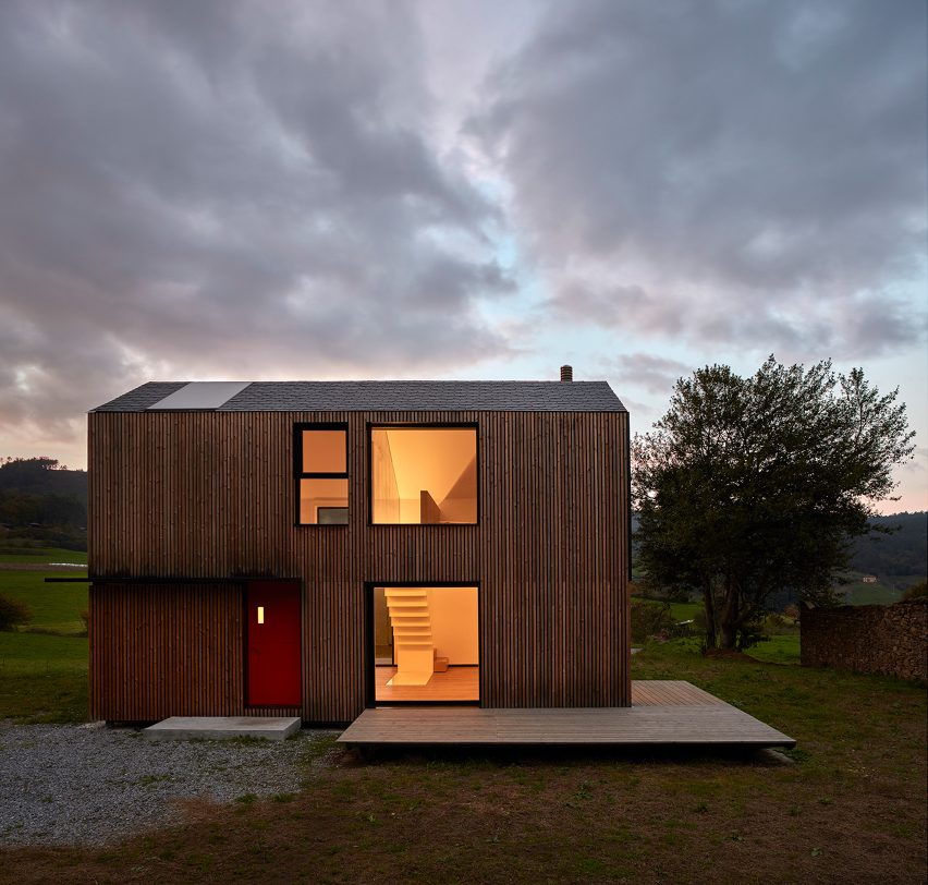 Casa Montaña by Baragaño Architects