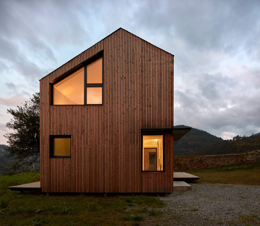 Casa Montaña by Baragaño Architects