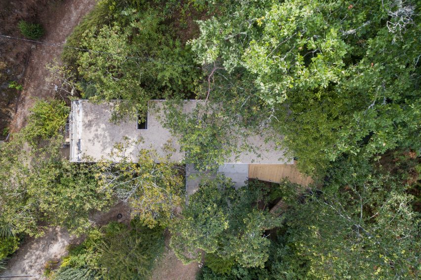 Cloaked House by Ernesto Pereira