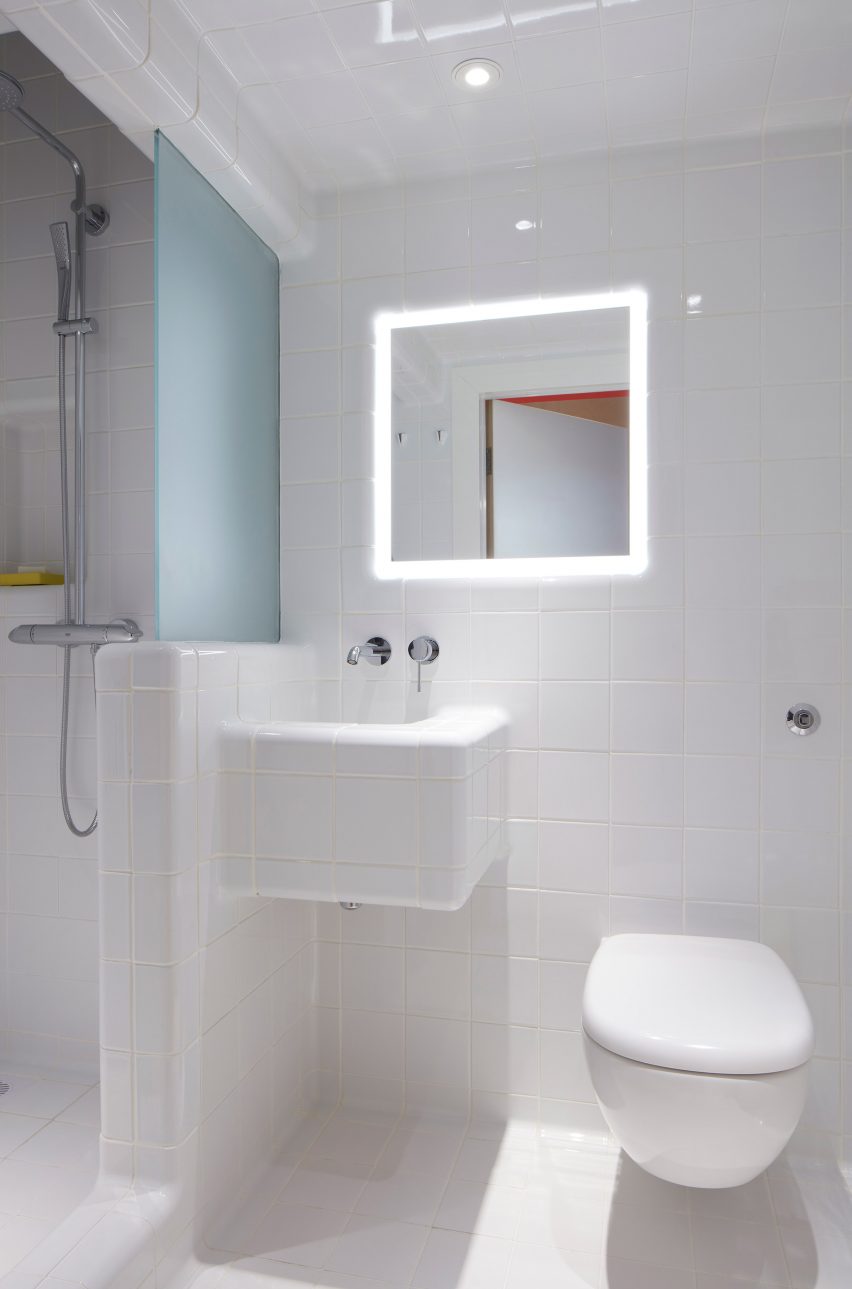 Compact Living flat by Ab Rogers Design