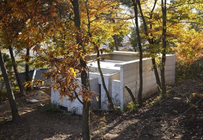 Forest and House by JHWIROJE Architects & Planners
