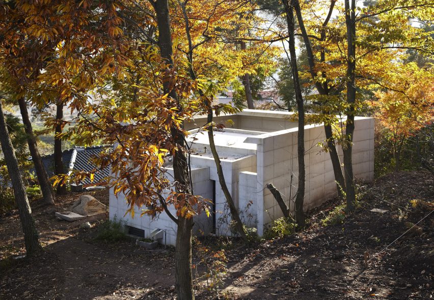 Forest and House by JHWIROJE Architects & Planners
