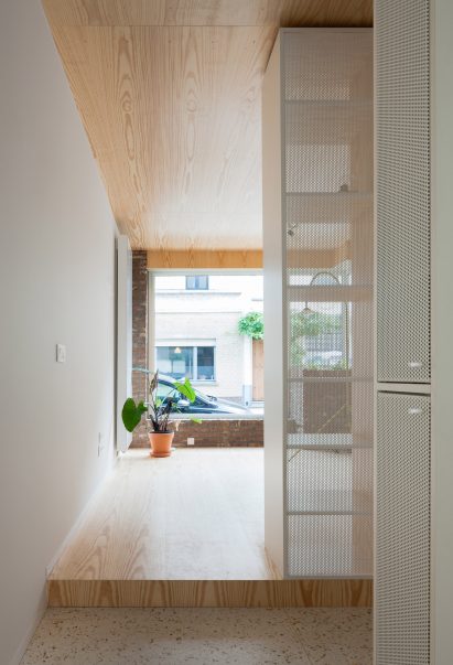 House L & W by Fragmenture