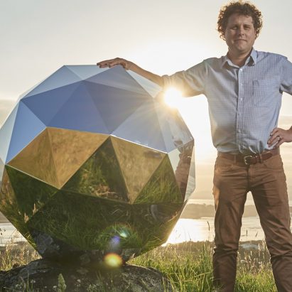 Rocket Lab creates “space graffiti” by launching fake star into orbit