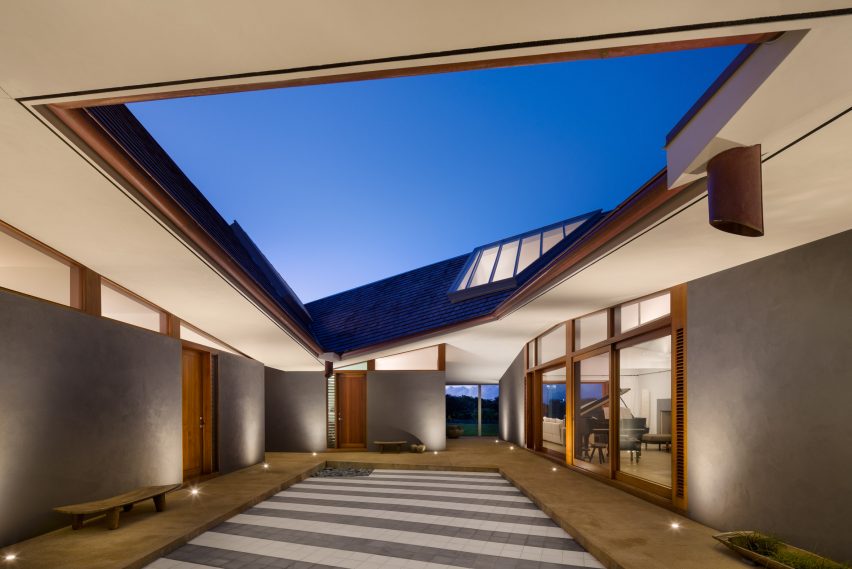 Hut House by Johnston Marklee
