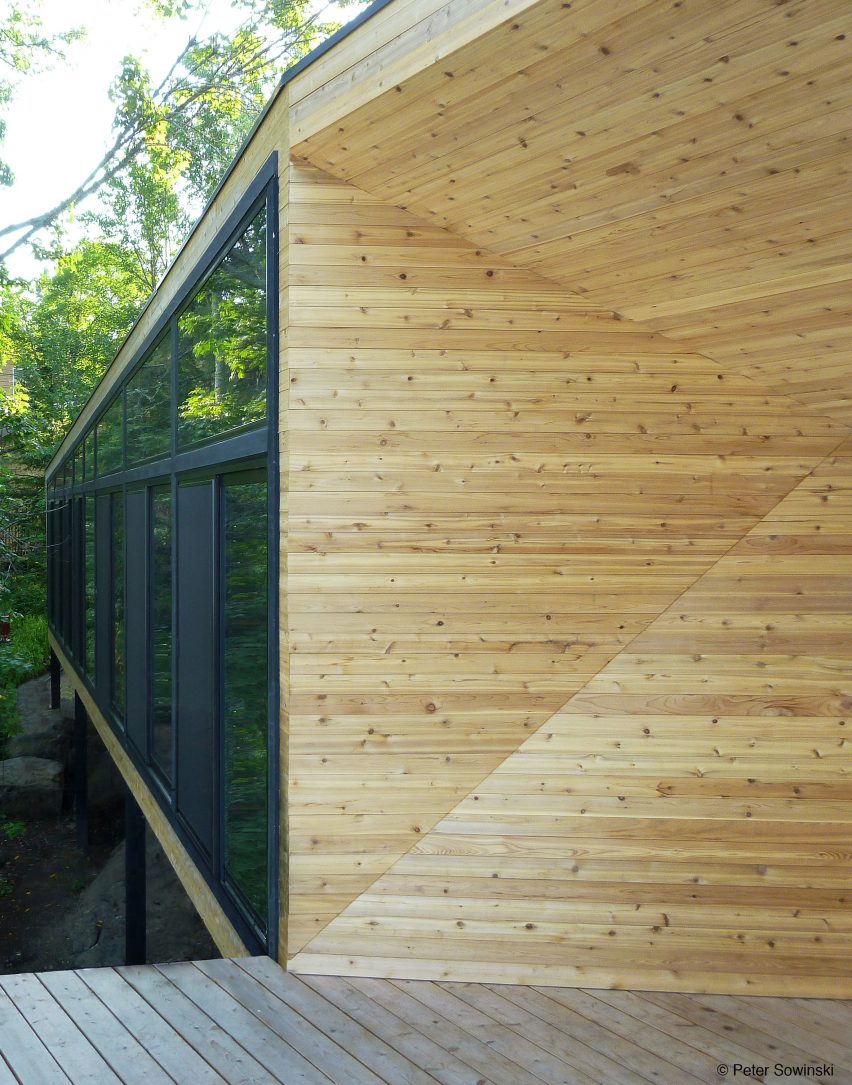 Kiss House by Lazor Office