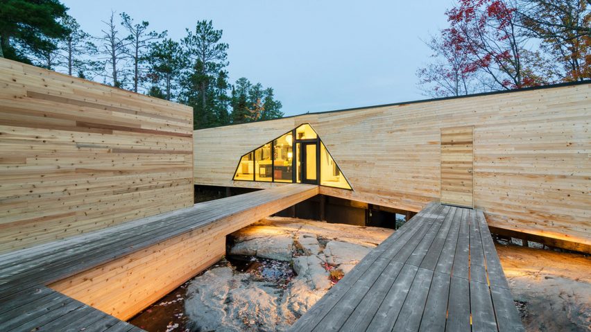 Kiss House by Lazor Office