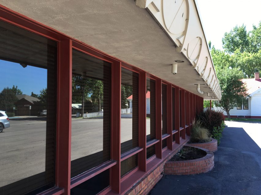 Bulldozer demolishes Frank Lloyd Wright medical centre in Montana