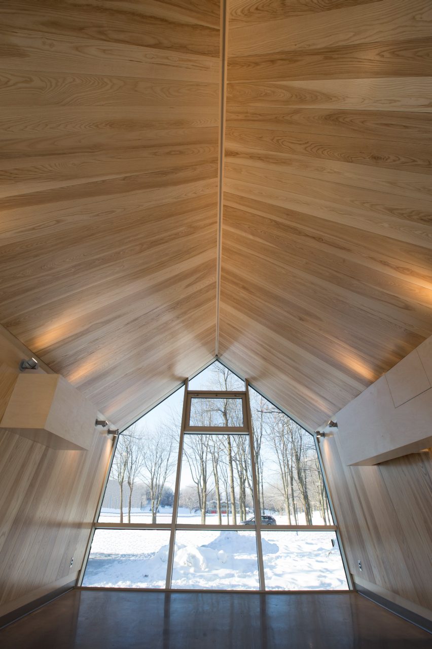 Mount-Royal Kiosks by Atelier Urban Face