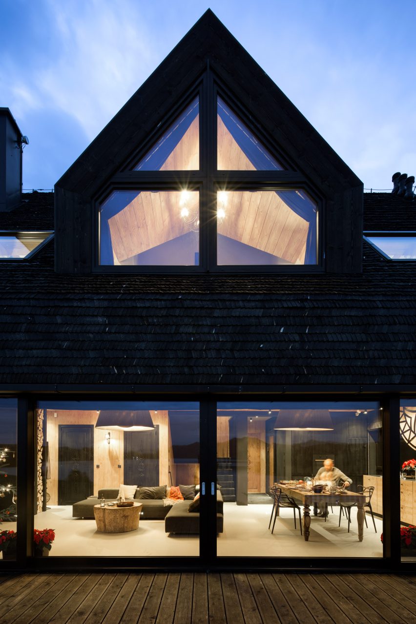 Mountain cottage by HOLA Design Studio