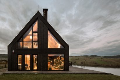 Mountain cottage by HOLA Design Studio