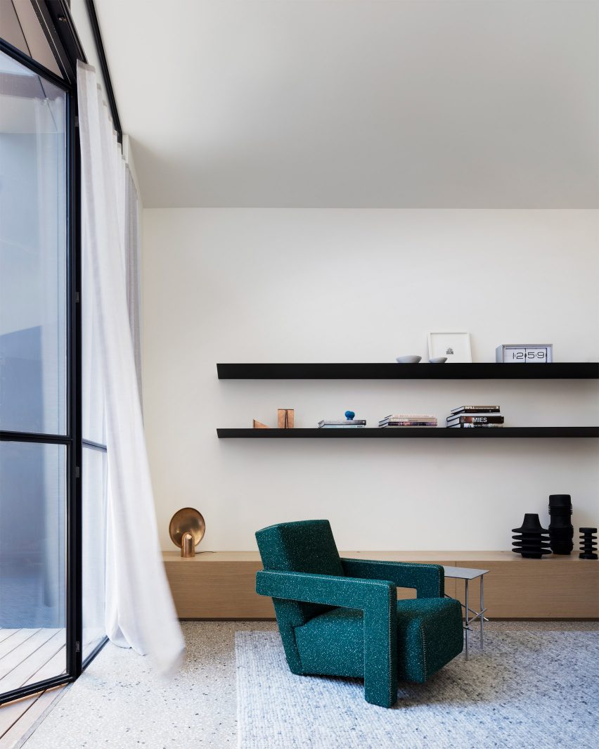 Port Melbourne House by Pandolfini Architects