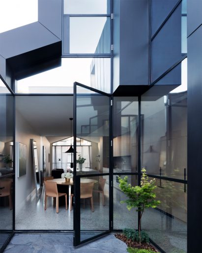 Port Melbourne House by Pandolfini Architects