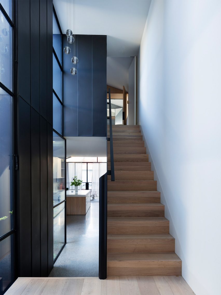 Port Melbourne House by Pandolfini Architects