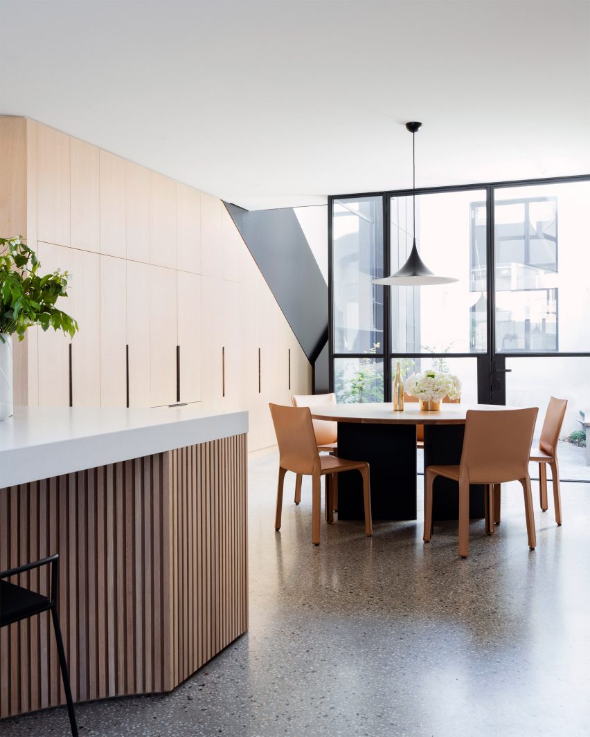 Port Melbourne House by Pandolfini Architects