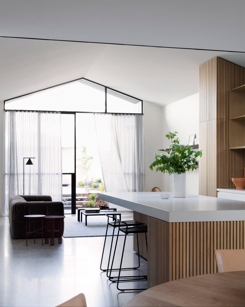 Port Melbourne House by Pandolfini Architects
