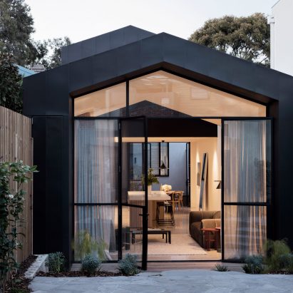 Port Melbourne House by Pandolfini Architects