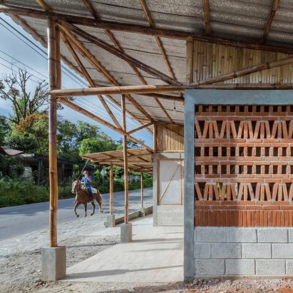 Bamboo social housing in rural Mexico can be built by residents in a week