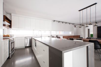 Ski lodge by Kl.tz Design and DKA Architecte