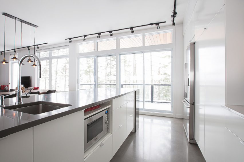 Ski lodge by Kl.tz Design and DKA Architecte