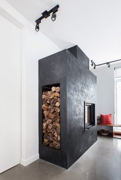 Ski lodge by Kl.tz Design and DKA Architecte
