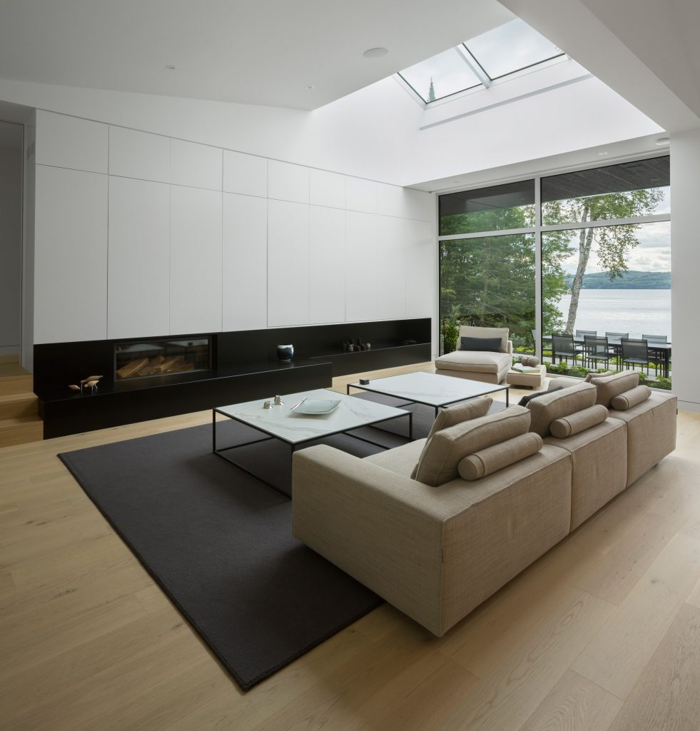 The Slender House by MU Architecture