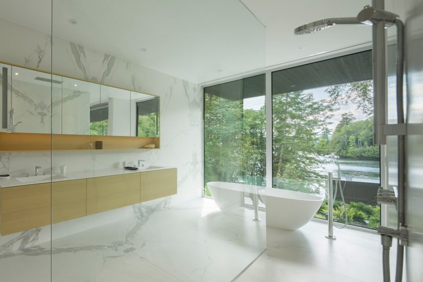 The Slender House by MU Architecture
