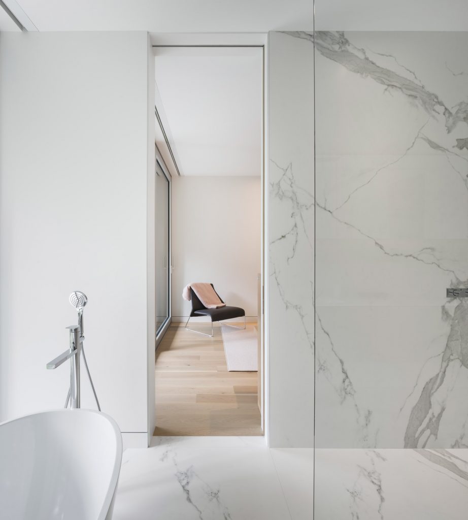 The Slender House by MU Architecture