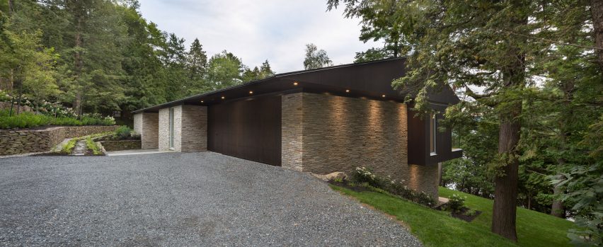 The Slender House by MU Architecture