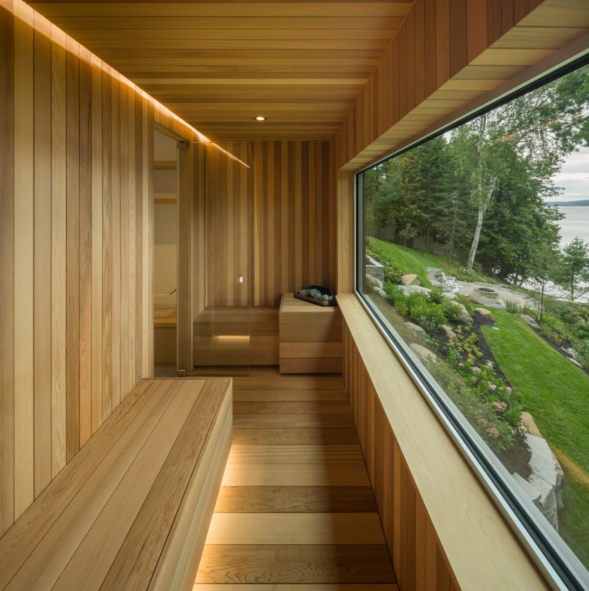 The Slender House by MU Architecture