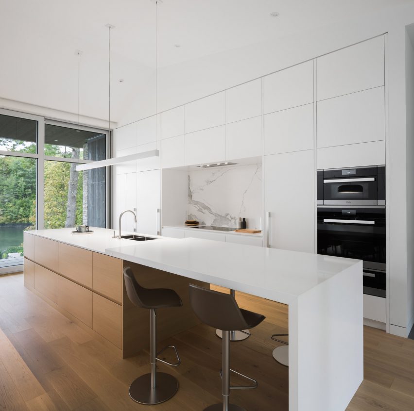 The Slender House by MU Architecture