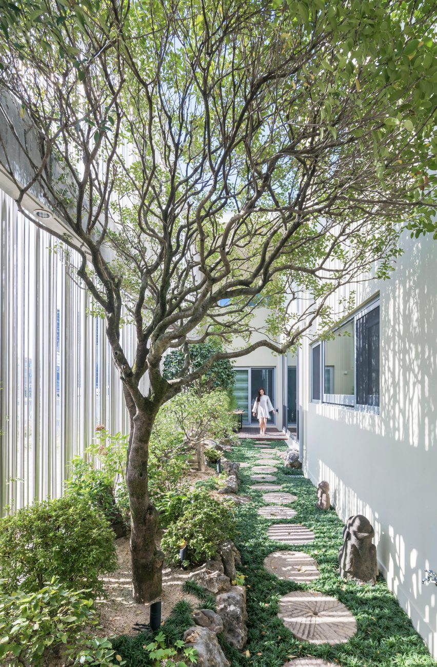 Steel Grove by Augmented Reality Architects