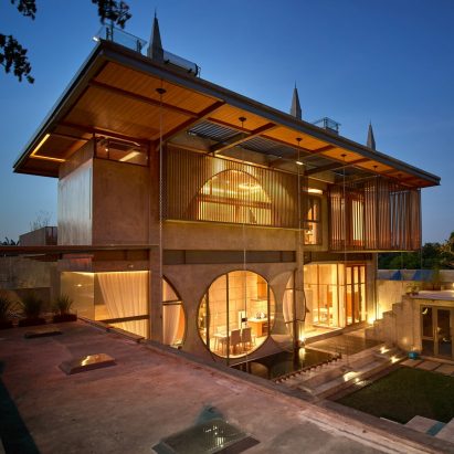 courtyard realrich sjarief architecture house studio jakarta indonesia