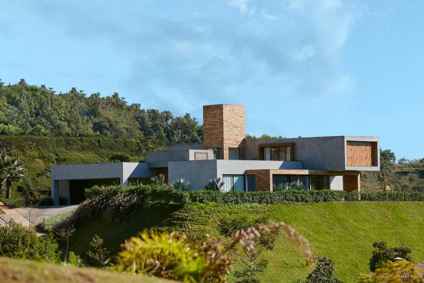 Valley House by David Guerra
