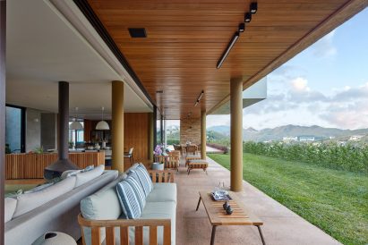 Valley House by David Guerra
