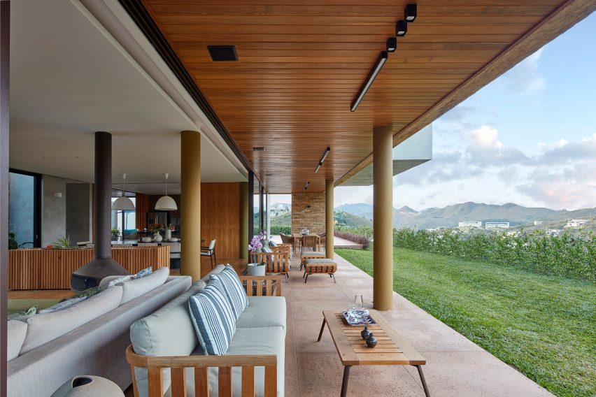 Valley House by David Guerra