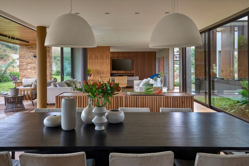 Valley House by David Guerra