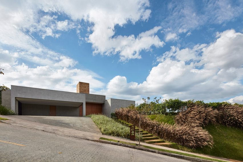 Valley House by David Guerra