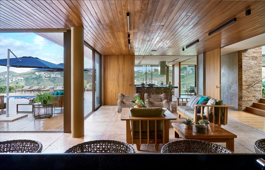 Valley House by David Guerra