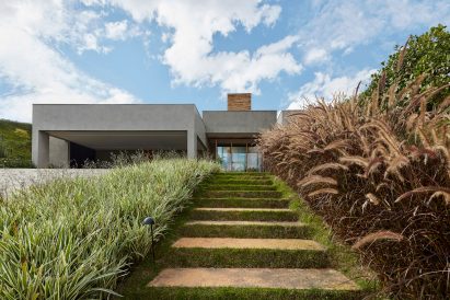 Valley House by David Guerra