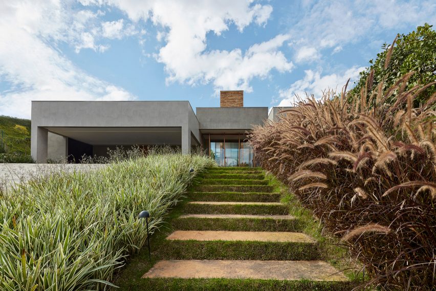 Valley House by David Guerra
