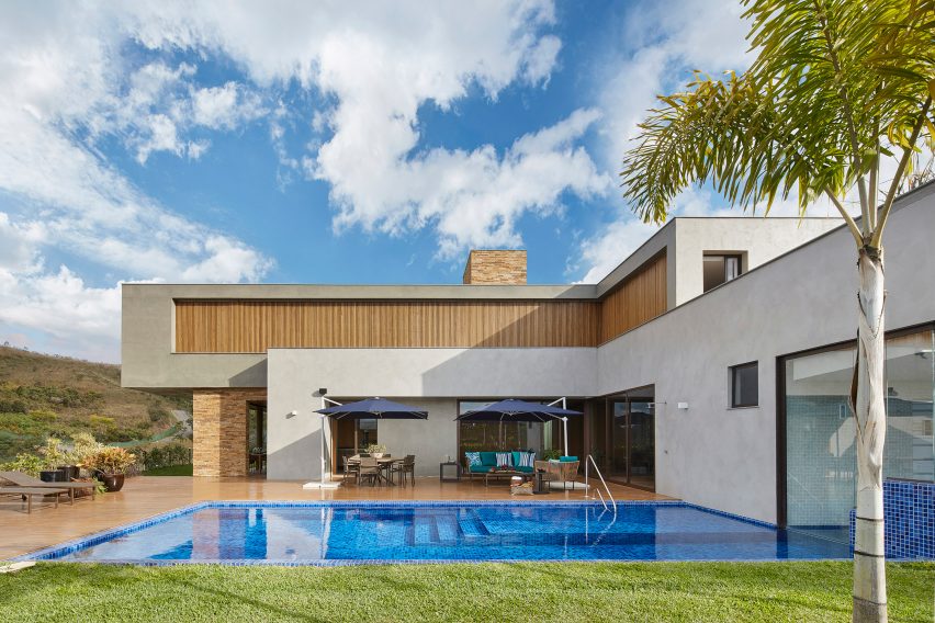 Valley House by David Guerra
